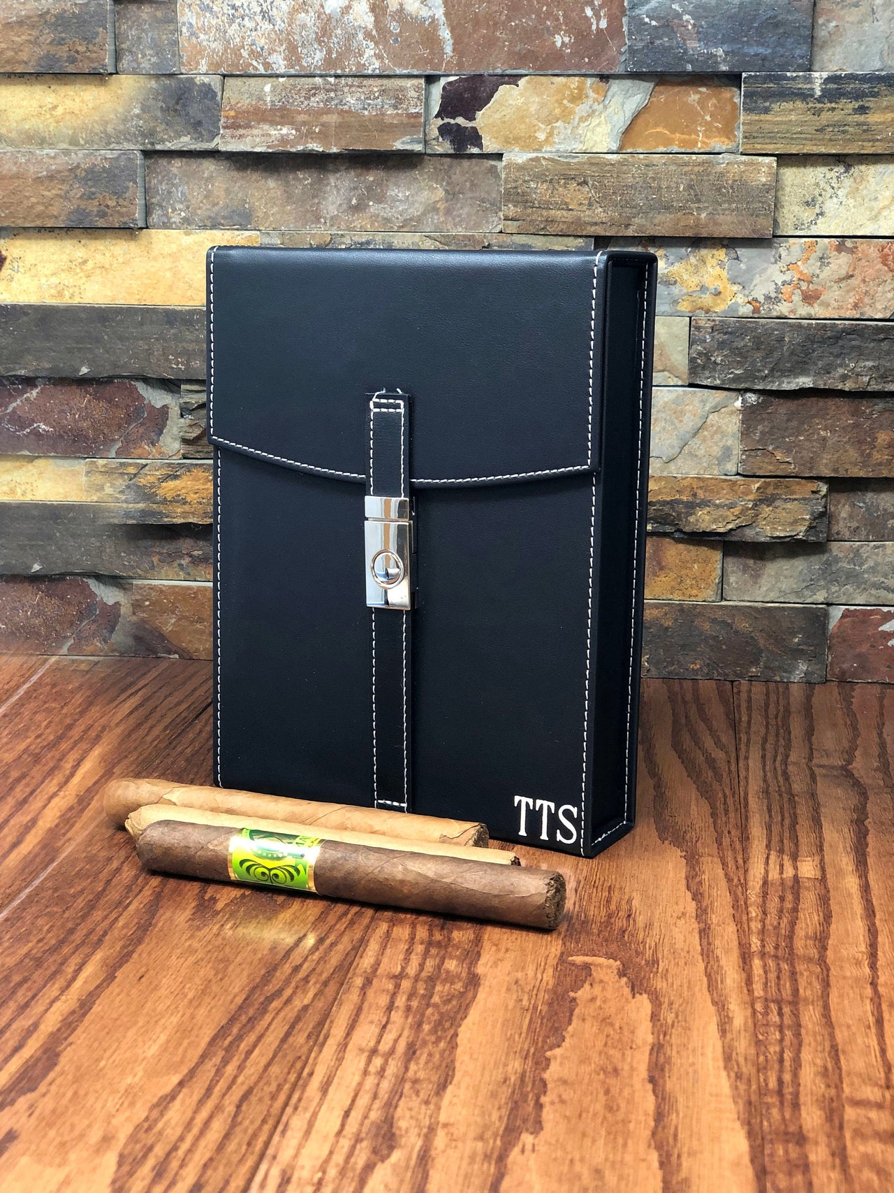 Cigar Travel Humidor Personalized - Gifts for Men- Groomsmen Gift- Best Man-Fathers Day- Husband- Father of the Bride- Groom - Christmas